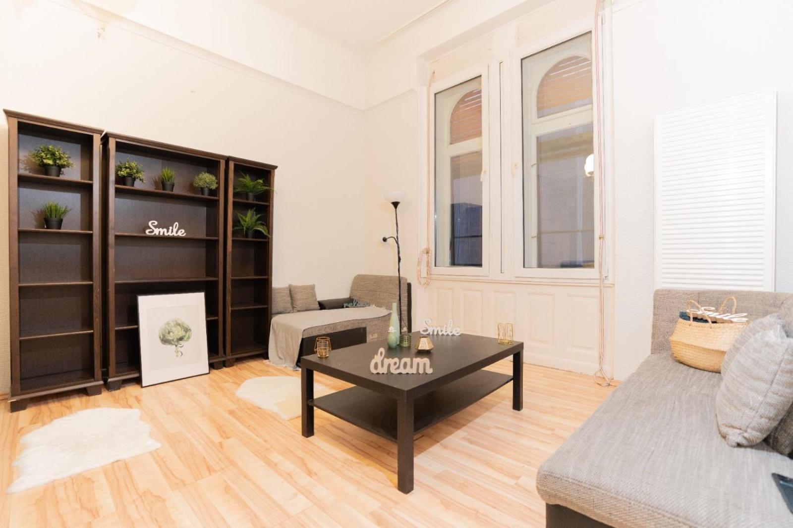 Apartment 5-room In The Heart Of The Center Near The Synagogue Budapest